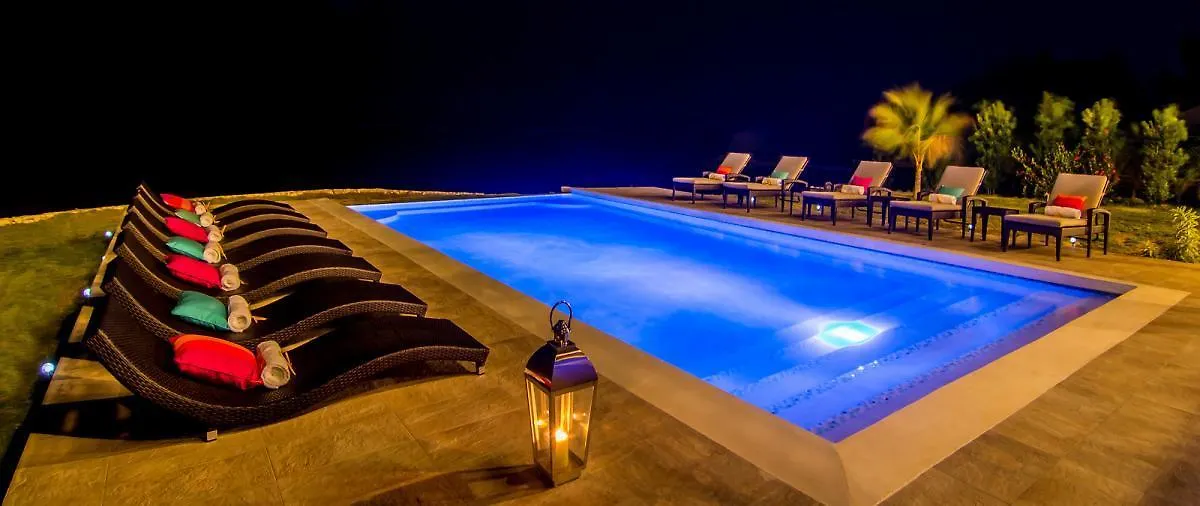 مونتيغو باي Dreamtime By The Sea Five Bedroom Villa