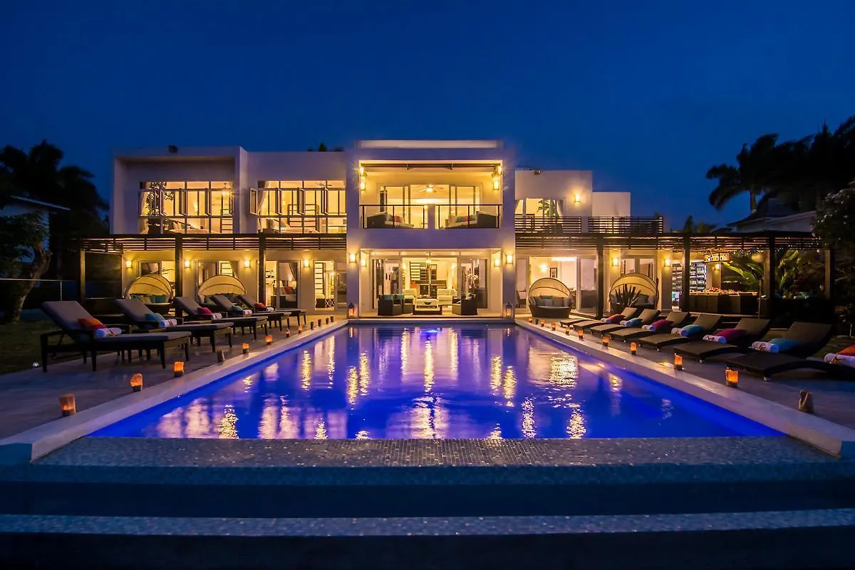 مونتيغو باي Dreamtime By The Sea Five Bedroom Villa